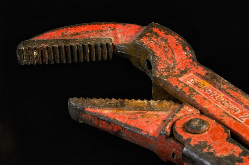 plombier-LE CANNET DES MAURES-min_pipe-wrench-318084